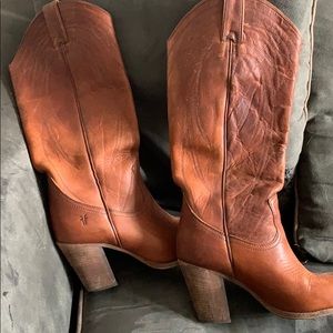 Beautiful Ilana Frye boots.